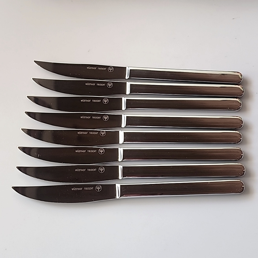 NEW Vintage, Wüsthof 8 Serrated Steak Knives. - Picture 4 of 15